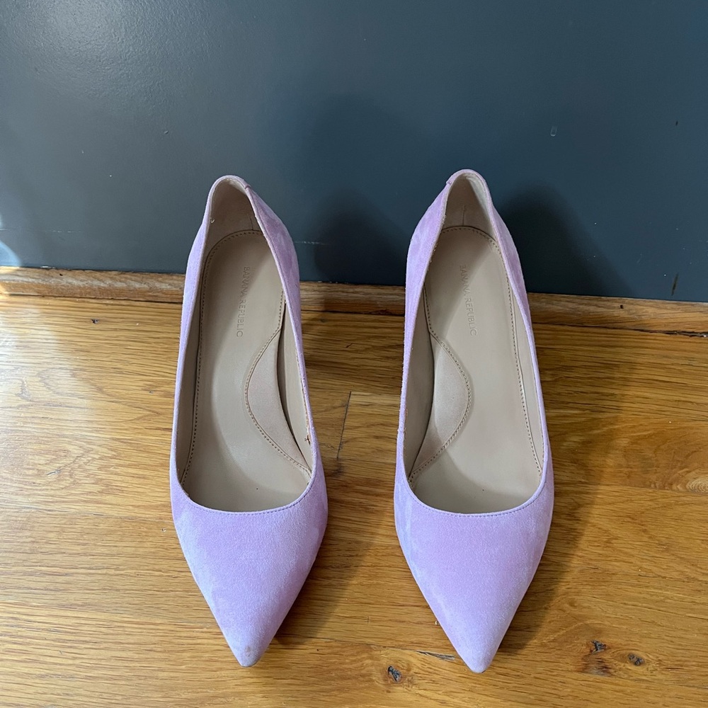 Elegant Lavender Banana Republic Women's Pumps